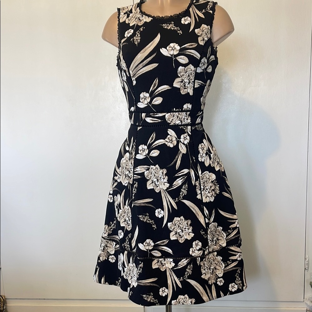 KARL LAGERFELD Paris Black and Cream Floral Fit-and-Flare Dress Zipper on back
